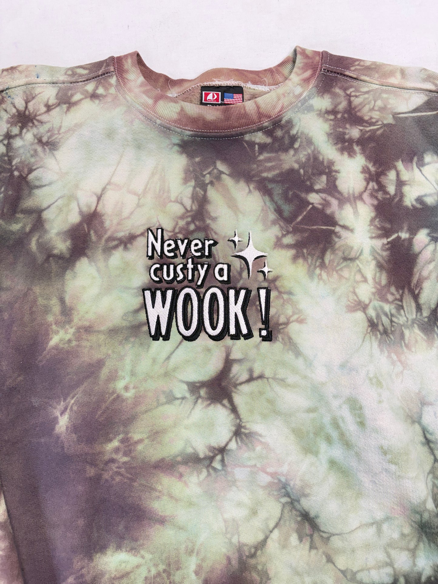 Never Cust a Wook Bayside Crewneck