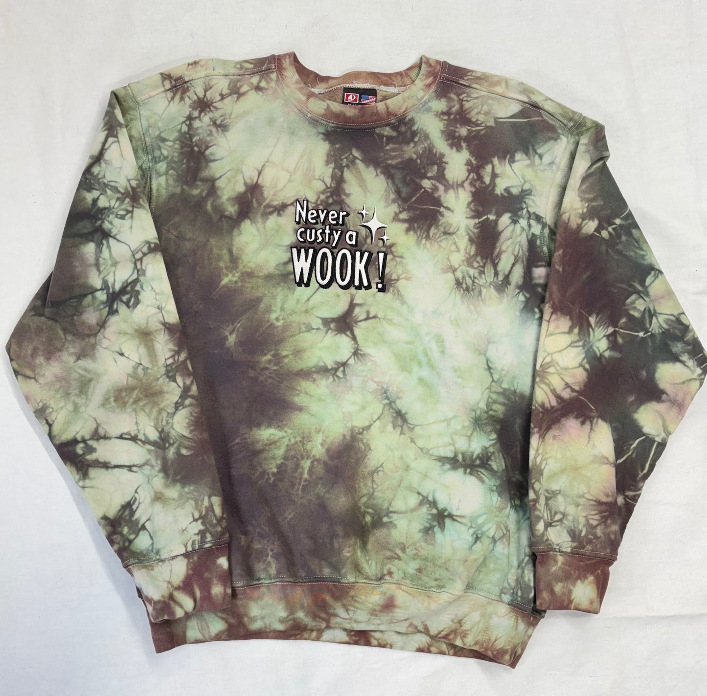 Never Cust a Wook Bayside Crewneck