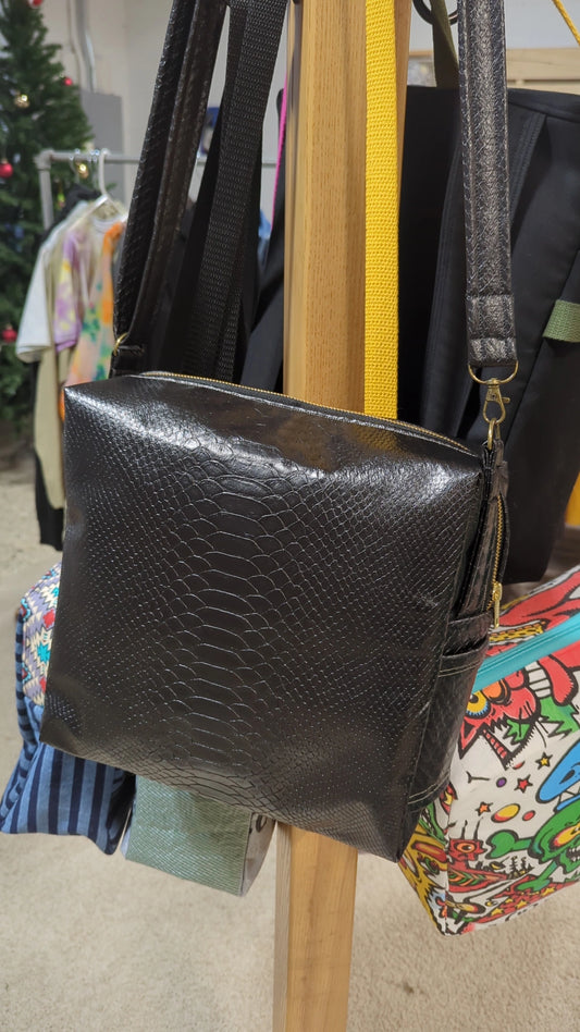 'Peli Protector 1200' - Black Viper